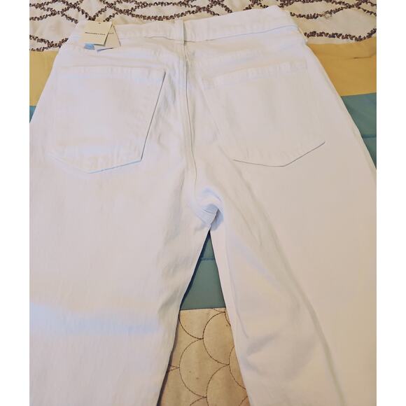 NWT Abercrombie The 90's Straight Mid Rise Jeans Womens 25 Short White Denim - Picture 8 of 12